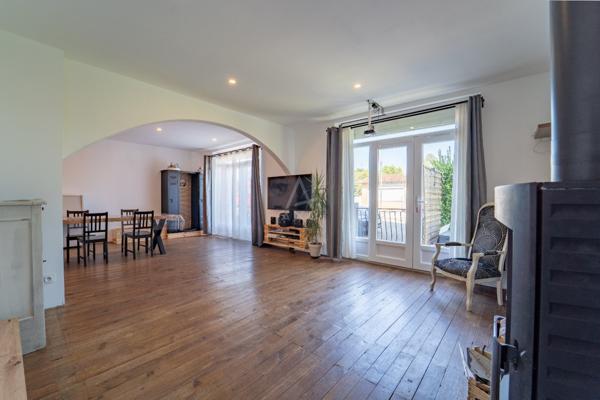 Maison de village rénovée avec garage et jardin