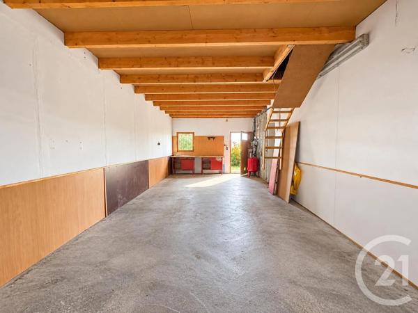 Maison à vendre  6 pièces - 180 m 2   TREVOL  - 03