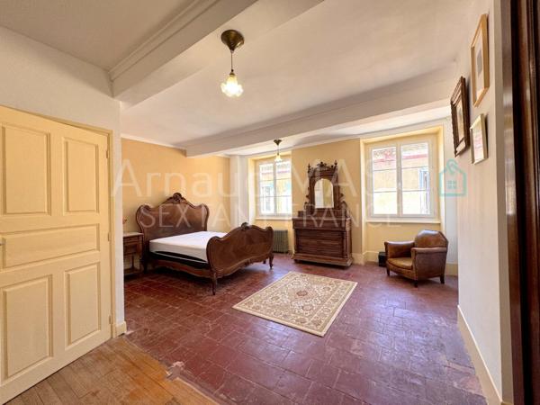 DEMEURE DE CHARME, 3 APPARTEMENTS, POTENTIEL DE DEVELOPPEMENT SUPPLEMENTAIRE, QUILLAN CENTRE