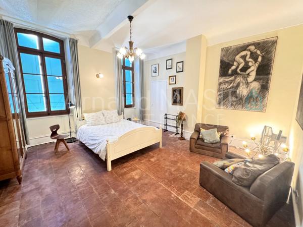 DEMEURE DE CHARME, 3 APPARTEMENTS, POTENTIEL DE DEVELOPPEMENT SUPPLEMENTAIRE, QUILLAN CENTRE