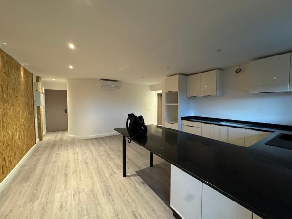 Vue mer - Beau T3 rénové