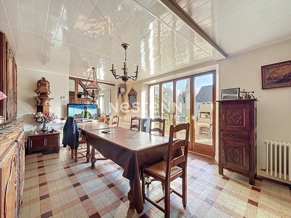 Vernouillet proche commodités, Maison d'habitation 8 pièces de 200m2 et sa dépendance de 50m2, potentiel d'aménagements, et sur terrain divisible