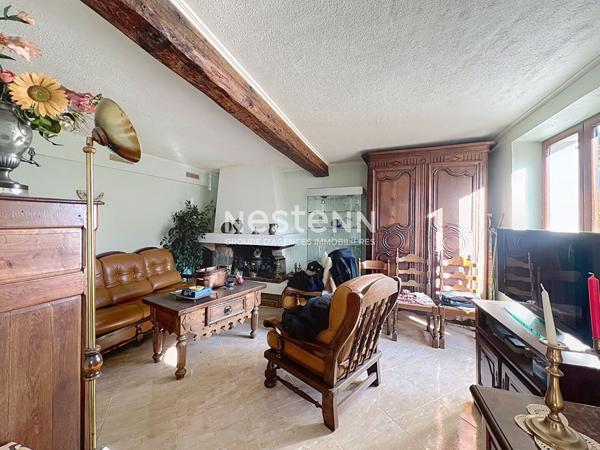 Vernouillet proche commodités, Maison d'habitation 8 pièces de 200m2 et sa dépendance de 50m2, potentiel d'aménagements, et sur terrain divisible