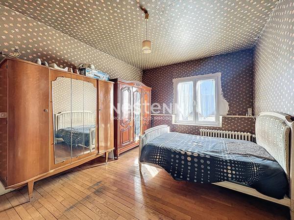 Vernouillet proche commodités, Maison d'habitation 8 pièces de 200m2 et sa dépendance de 50m2, potentiel d'aménagements, et sur terrain divisible