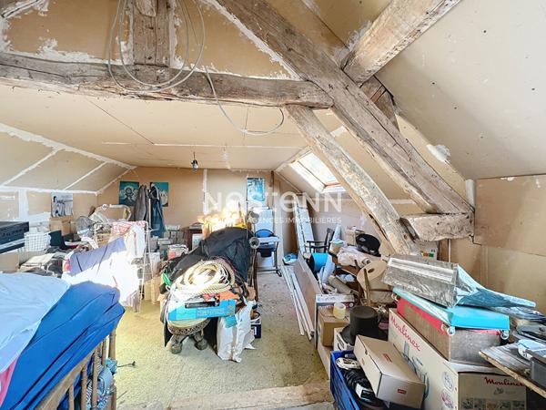 Vernouillet proche commodités, Maison d'habitation 8 pièces de 200m2 et sa dépendance de 50m2, potentiel d'aménagements, et sur terrain divisible