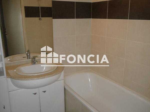 Location Appartement 2 pièces 42.79 m² - 21 AVENUE DES NATIONS Onet Le Chateau 12850