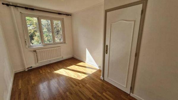 Appartement 3 pièces                                        - 69200 Vénissieux Réf : 5646