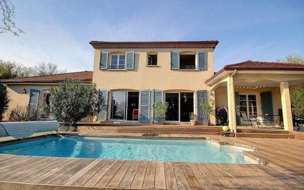 Maison à vendre    7 pièces •  Serres-Castet