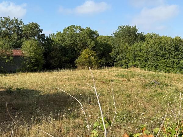 LAGORD - TERRAIN de 447 m²