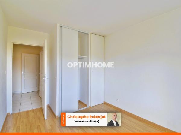 Lumineux appartement de 3 pièces, classé C, avec terrasse et garage quartier clinique Ste Marie à CHALON SUR SAONE