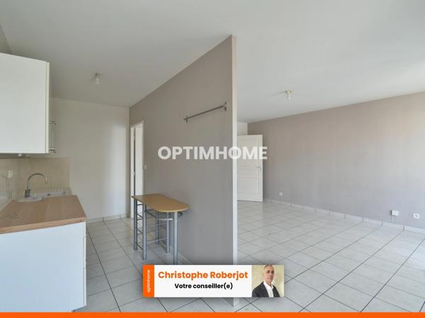 Lumineux appartement de 3 pièces, classé C, avec terrasse et garage quartier clinique Ste Marie à CHALON SUR SAONE