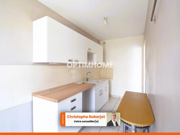 Lumineux appartement de 3 pièces, classé C, avec terrasse et garage quartier clinique Ste Marie à CHALON SUR SAONE