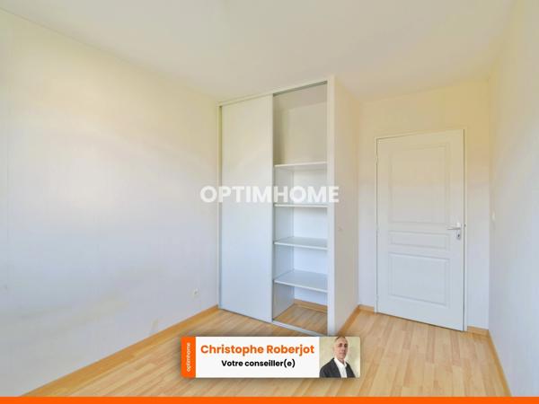 Lumineux appartement de 3 pièces, classé C, avec terrasse et garage quartier clinique Ste Marie à CHALON SUR SAONE