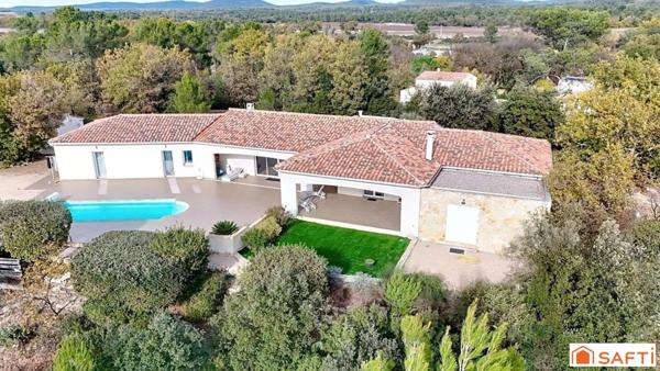 Villa d'architecte de 205 m², vue exceptionelle, piscine et garage de 50 m²