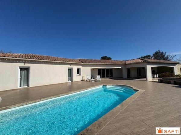 Villa d'architecte de 205 m², vue exceptionelle, piscine et garage de 50 m²