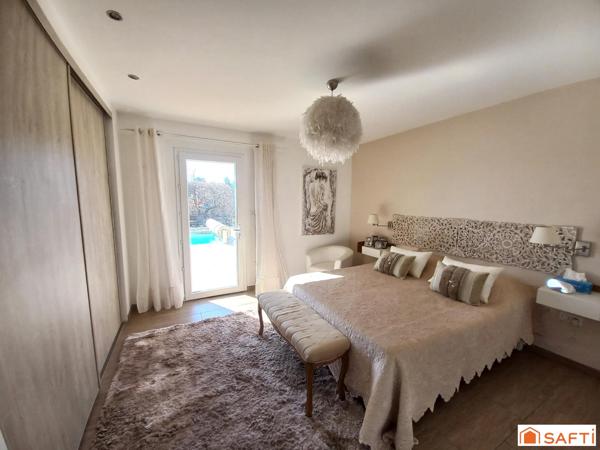 Villa d'architecte de 205 m², vue exceptionelle, piscine et garage de 50 m²