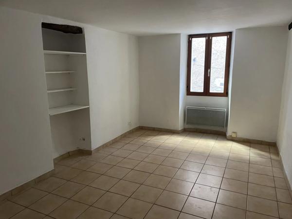 Immobilier Lorgues (83510) – Immeuble 122m2 – 215 000 €