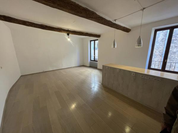 Immobilier Lorgues (83510) – Immeuble 122m2 – 215 000 €
