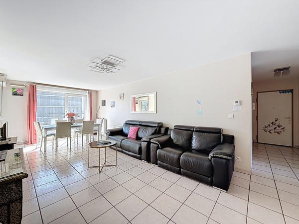 Villeurbanne (69100) Villeurbanne 90 m² – 3 chambres, balcon, garage, résidence 2005