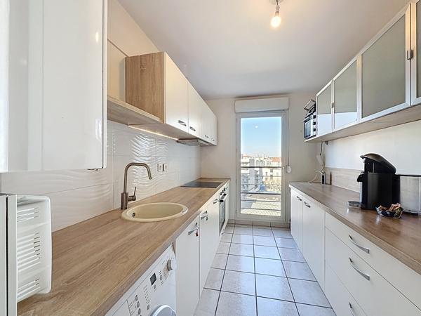 Villeurbanne (69100) Villeurbanne 90 m² – 3 chambres, balcon, garage, résidence 2005
