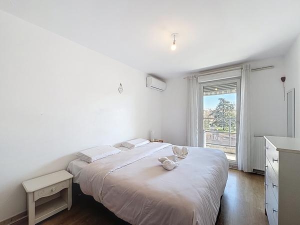 Villeurbanne (69100) Villeurbanne 90 m² – 3 chambres, balcon, garage, résidence 2005