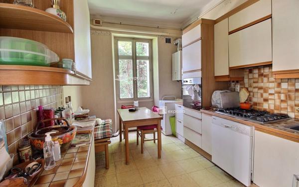 Immeuble à vendre    10 pièces • 308,65 m2 Pau