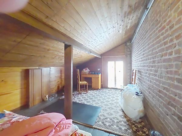 Vente                                                      Maison
                        
                     4 pièces                      103 m2                     à Laon
