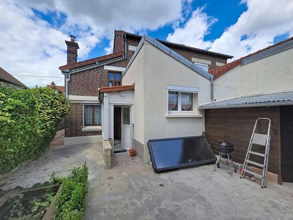 Vente                                                      Maison
                        
                     4 pièces                      103 m2                     à Laon