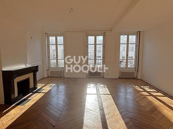 LYON 2 - REPUBLIQUE BELLECOUR