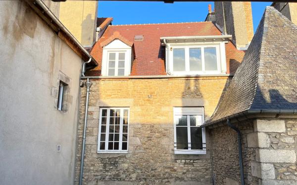 Immeuble à vendre    8 pièces •  Alençon