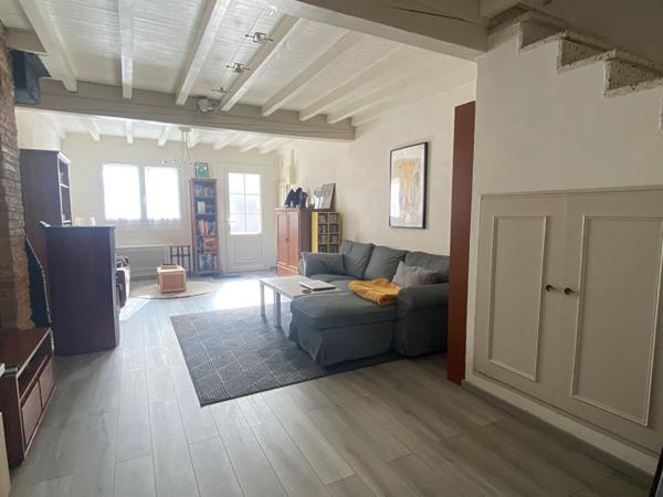 À VENDRE - MONBLANC - Maison avec vue dégagée sur les vallons