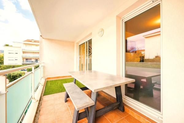 La Ciotat / Appartement récent / Terrasse / Calme
