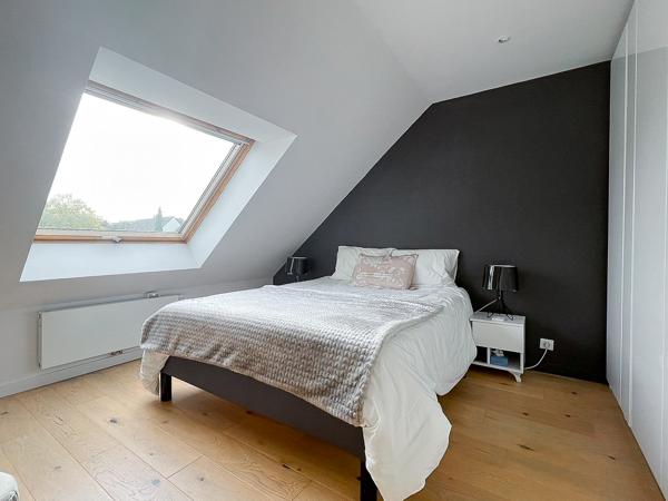 A vendre - Maison contemporaine rénovée avec piscine - Angers Hutreau - 4 chambres, garage