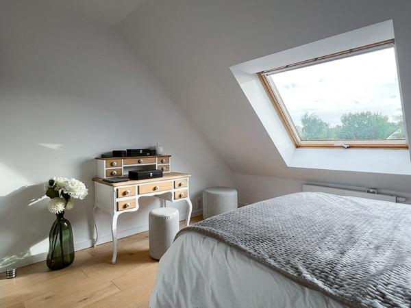 A vendre - Maison contemporaine rénovée avec piscine - Angers Hutreau - 4 chambres, garage