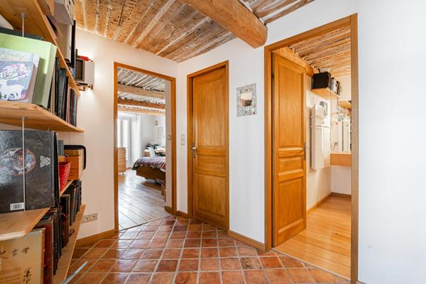 Maison de village en pierres, entre authenticité et douceur provençale