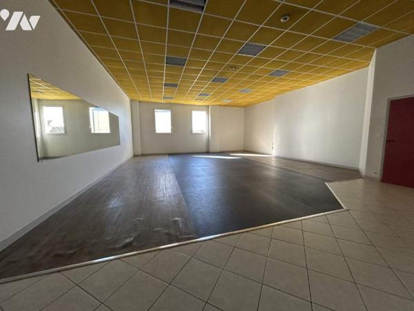 BATIMENT 360 M² environ CENTRE VILLE