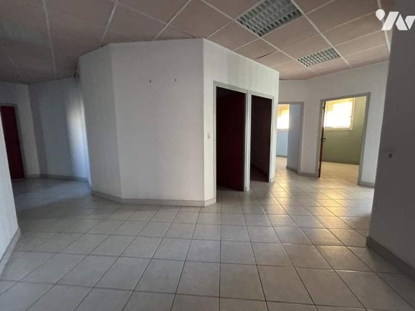 BATIMENT 360 M² environ CENTRE VILLE