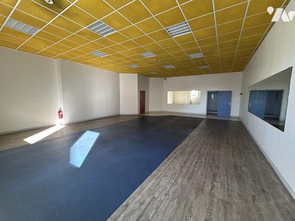 BATIMENT 360 M² environ CENTRE VILLE