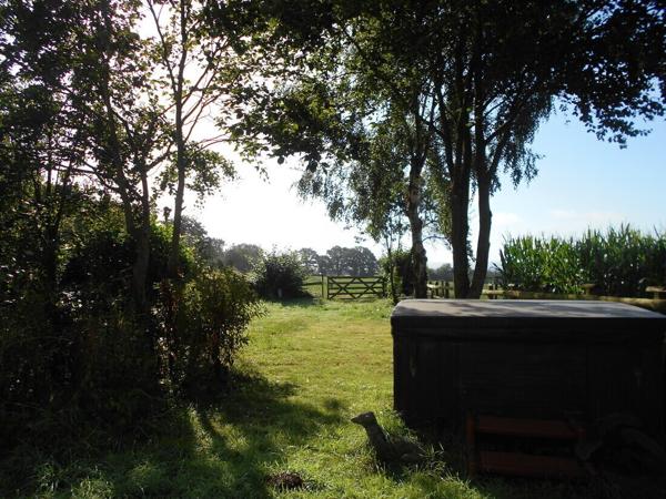 Ensemble de deux maisons avec jardin et vue dégagée
