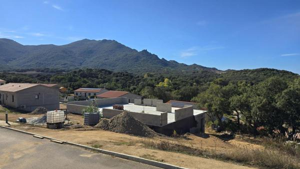 Sartène, au calme à 5 mn de Propriano, maison 145 m2 avec sous sol et terrain de 1438 m2