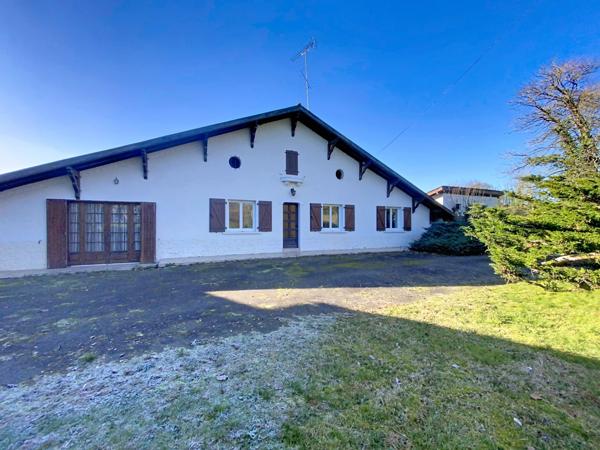 Castelnau-Chalosse (40360) Maison 140 m² avec dépendances et 18 000 m² de terrain