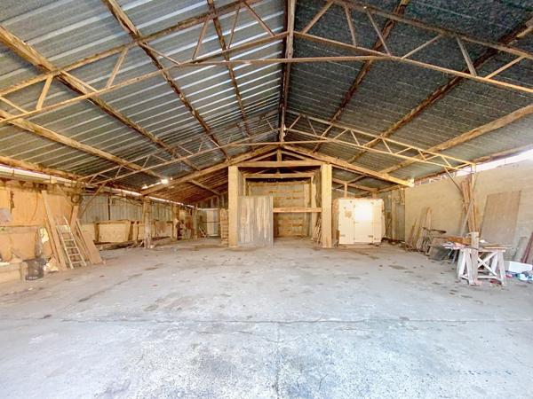 Castelnau-Chalosse (40360) Maison 140 m² avec dépendances et 18 000 m² de terrain