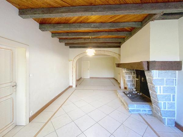 Castelnau-Chalosse (40360) Maison 140 m² avec dépendances et 18 000 m² de terrain