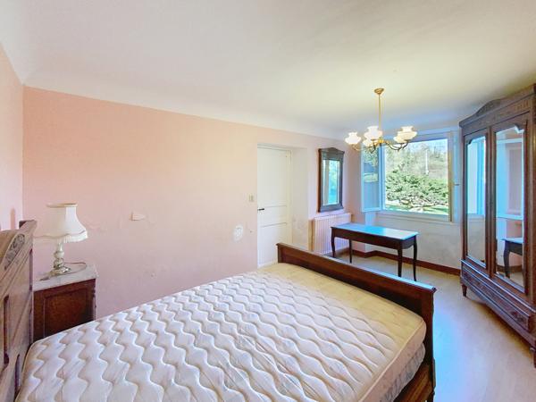 Castelnau-Chalosse (40360) Maison 140 m² avec dépendances et 18 000 m² de terrain