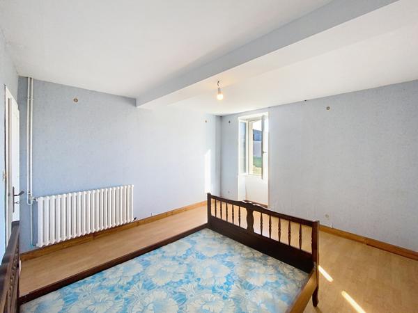 Castelnau-Chalosse (40360) Maison 140 m² avec dépendances et 18 000 m² de terrain