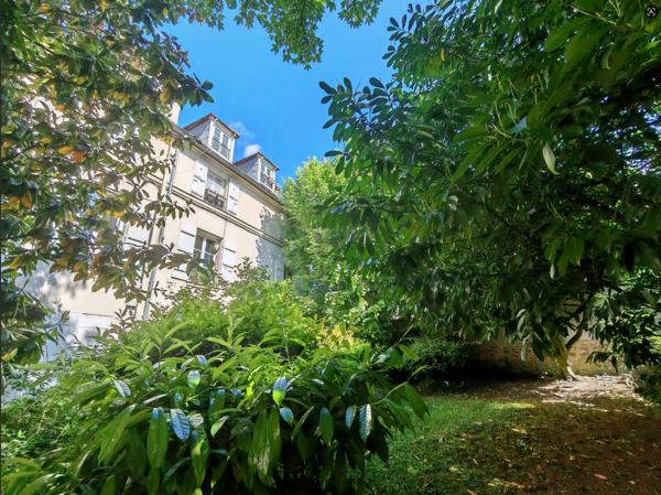 Appartement
         2 pièces
        - 31 m² 124 500 € *