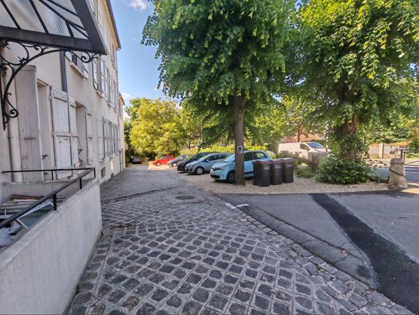Appartement
         2 pièces
        - 31 m² 124 500 € *