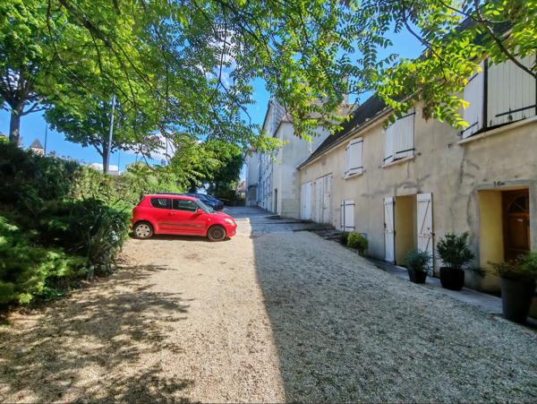 Appartement
         2 pièces
        - 31 m² 124 500 € *