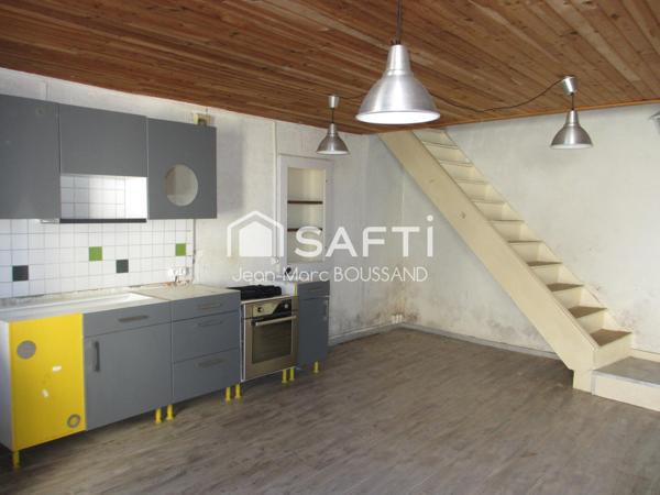 RANCHAL, Maison de village à rénover 3 pièces 72m²