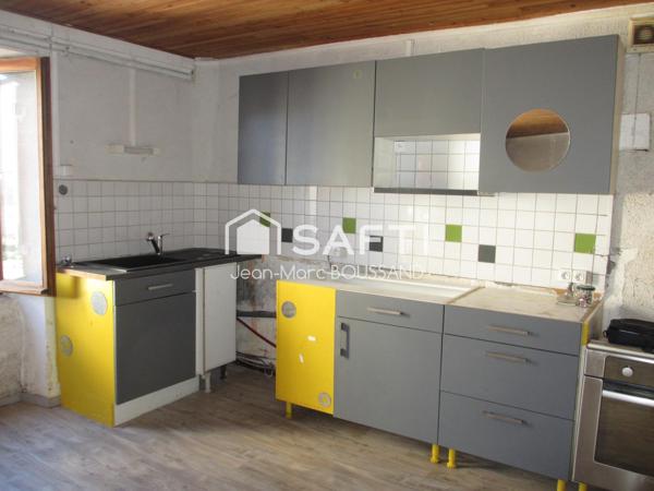 RANCHAL, Maison de village à rénover 3 pièces 72m²